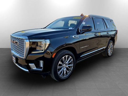 Used 2024 GMC Yukon Denali w/ Advanced Technology Package image 12