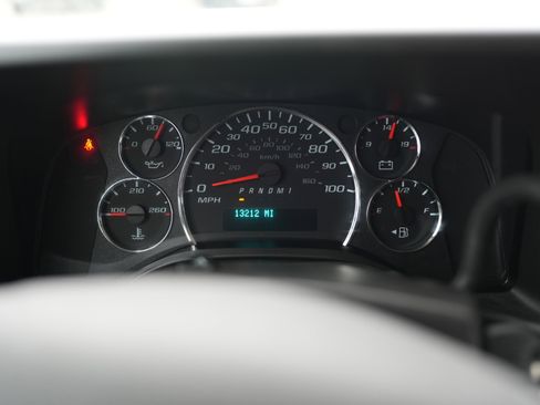 Used 2023 GMC Savana 2500 w/ Driver Convenience Package image 16