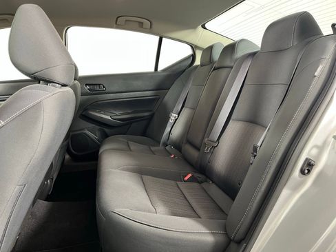 Used 2025 Nissan Altima 2.5 SV image 11