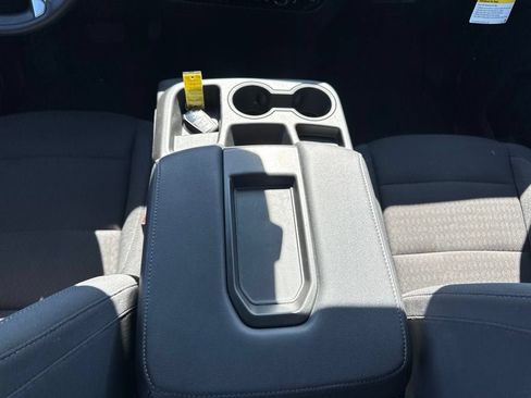 Used 2025 Chevrolet Silverado 1500 LT RWD image 40