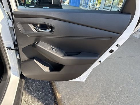 Used 2025 Honda Accord Sport image 38