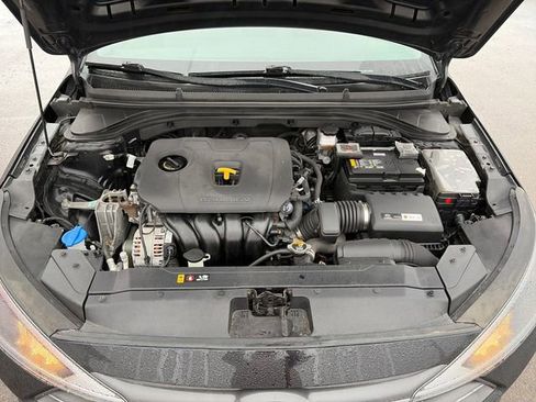 Used 2019 Hyundai Elantra SE image 41