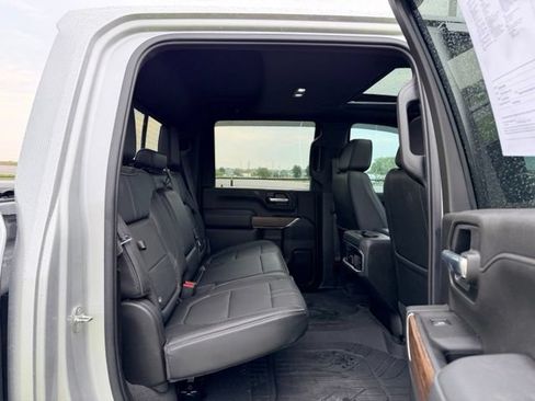 Used 2022 Chevrolet Silverado 2500 High Country w/ Z71 Off-Road Package AWD/4WD image 9