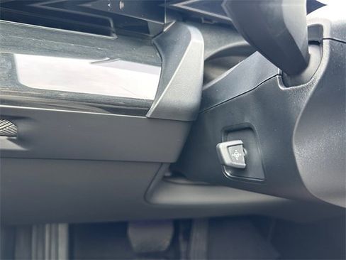 Certified 2025 BMW 530i xDrive w/ Premium Package image 37