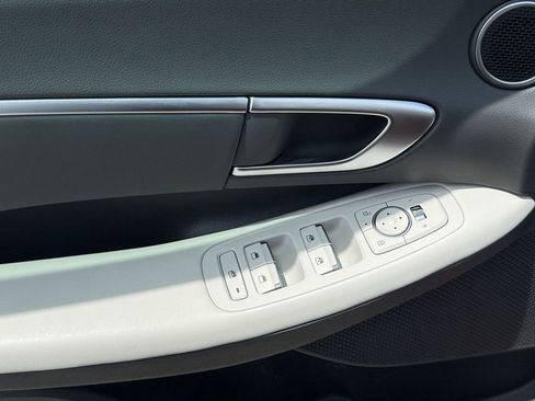 Used 2024 Hyundai Sonata SEL w/ Convenience Package FWD image 11