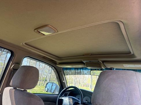 Used 2000 Toyota 4Runner SR5 image 34