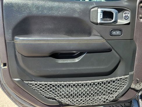 Used 2020 Jeep Wrangler Unlimited Sahara AWD/4WD image 18