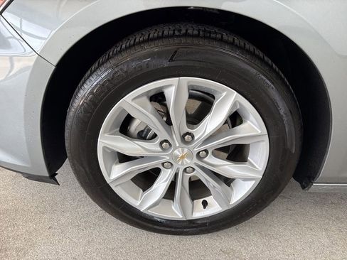 Used 2025 Chevrolet Malibu LT FWD image 5