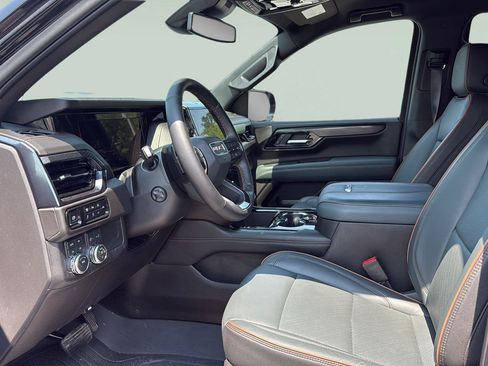 Used 2026 GMC Yukon AT4 w/ LPO, Floor Liner Package AWD/4WD image 30