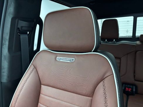 New 2026 GMC Sierra 1500 Denali Ultimate w/ LPO, Black Badging Package image 38