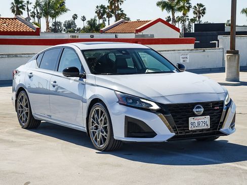 Used 2023 Nissan Altima 2.0 SR image 4