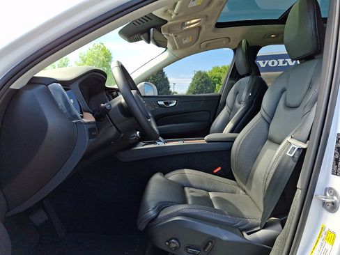 Used 2023 Volvo XC60 T8 Ultimate w/ Climate Package AWD/4WD image 14