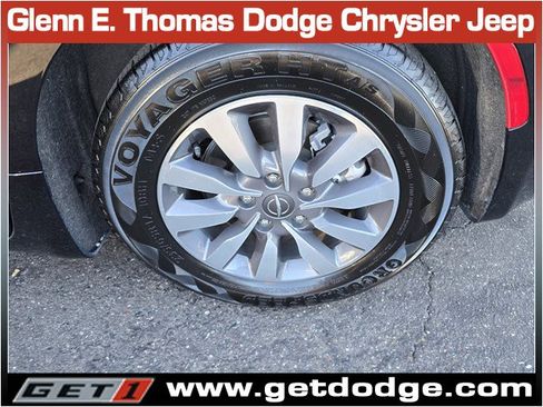 Used 2024 Chrysler Pacifica Select image 38
