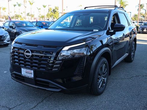 New 2026 Nissan Pathfinder SV image 8