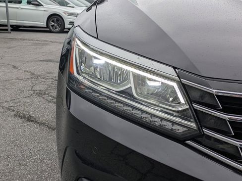 Used 2018 Volkswagen Passat 2.0T SE image 10