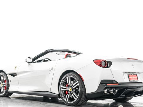 Used 2019 Ferrari Portofino RWD image 33