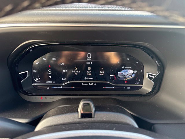 Used 2024 GMC Yukon XL Denali w/ Advanced Technology Package AWD/4WD image 25