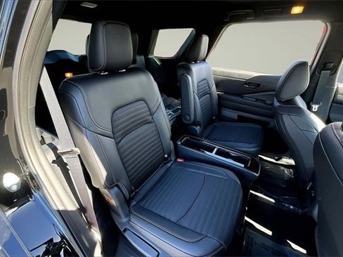 New 2025 Nissan Pathfinder Rock Creek image 9