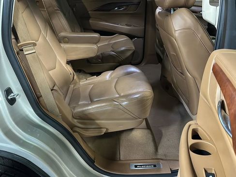 Used 2016 Cadillac Escalade Platinum image 20