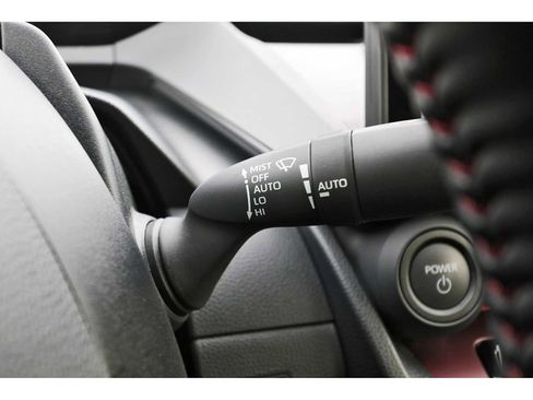 Used 2025 Toyota Prius Plug-In Hybrid image 18