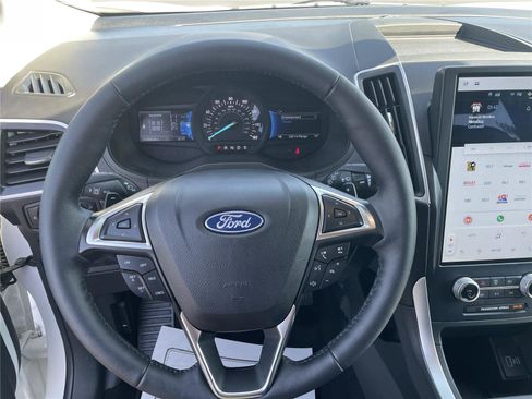 Used 2024 Ford Edge SEL w/ Convenience Package AWD/4WD image 12