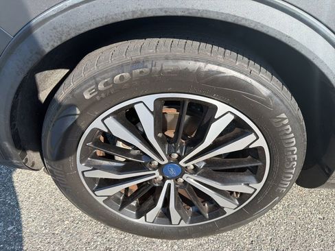Used 2022 Ford Escape SE w/ SE Sport Appearance Package FWD image 11
