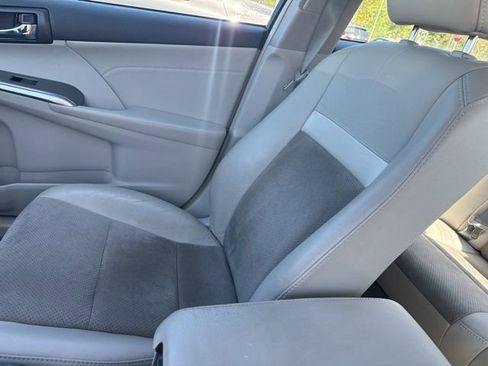 Used 2013 Toyota Camry XLE w/ Leather Pkg FWD image 11