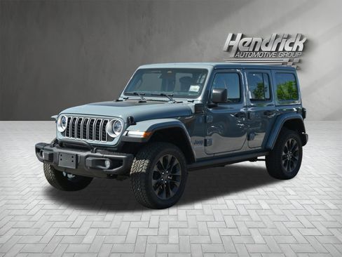 Used 2025 Jeep Wrangler Backcountry image 7