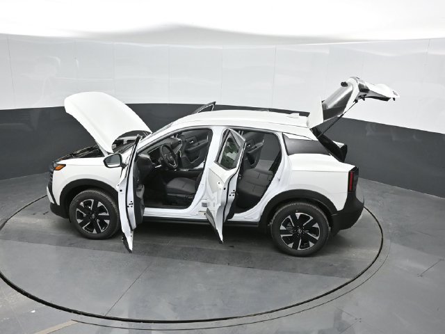 Used 2025 Nissan Kicks SV AWD/4WD image 55