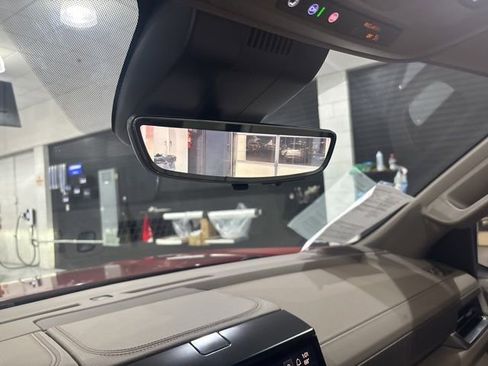 Used 2025 GMC Yukon XL Denali w/ Denali Reserve Package AWD/4WD image 19