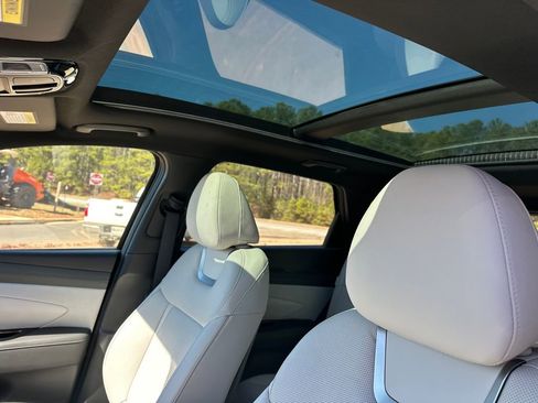 New 2025 Hyundai Tucson Limited image 32