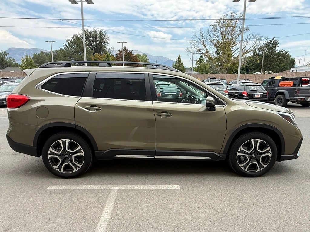 Used 2023 Subaru Ascent Limited AWD/4WD image 7