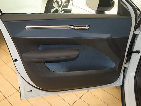 New 2026 Volvo EX30 Plus w/ Climate Package image 7