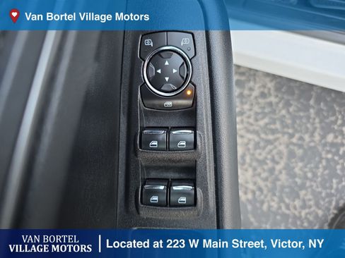 Used 2020 Ford Edge SE image 11