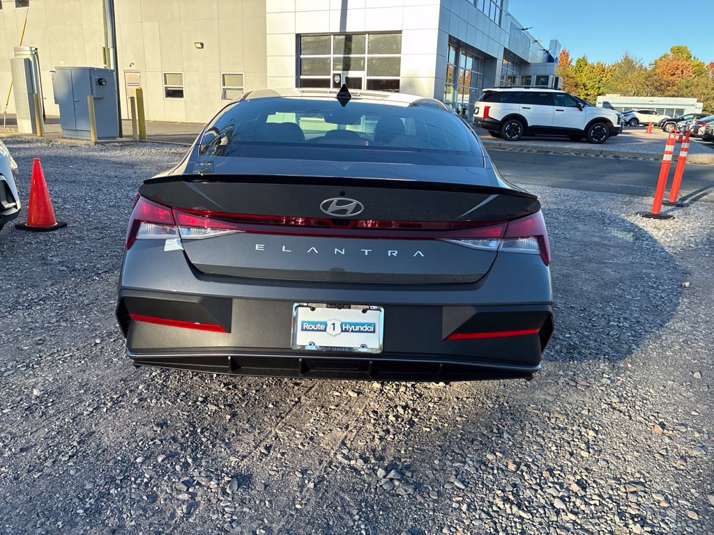 New 2026 Hyundai Elantra SEL Sport FWD image 6