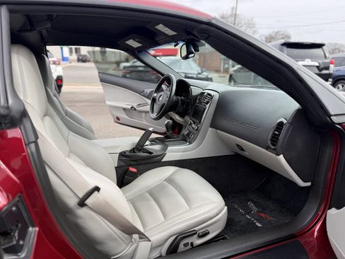 Used 2007 Chevrolet Corvette Coupe w/ Preferred Equipment Group image 17