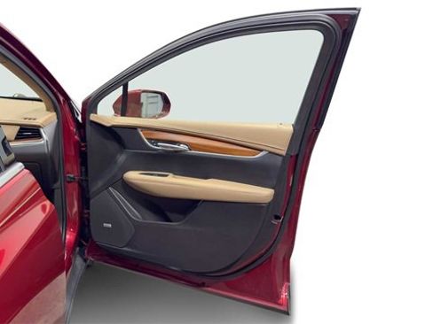 Used 2019 Cadillac XT5 Platinum image 9