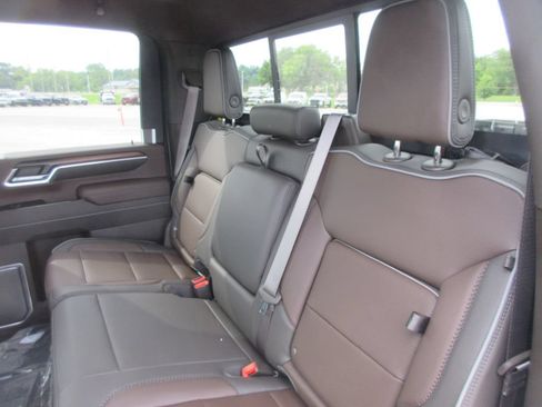 New 2026 GMC Sierra 2500 Denali w/ Denali Reserve Package AWD/4WD image 16