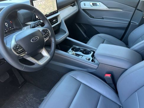 New 2026 Ford Explorer Active w/ Active Comfort Package RWD image 10