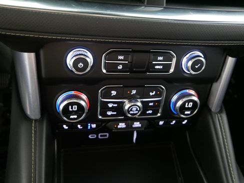 Certified 2023 GMC Yukon SLT AWD/4WD image 23