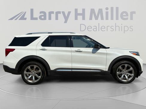 Used 2020 Ford Explorer Platinum w/ Premium Technology Package AWD/4WD image 6