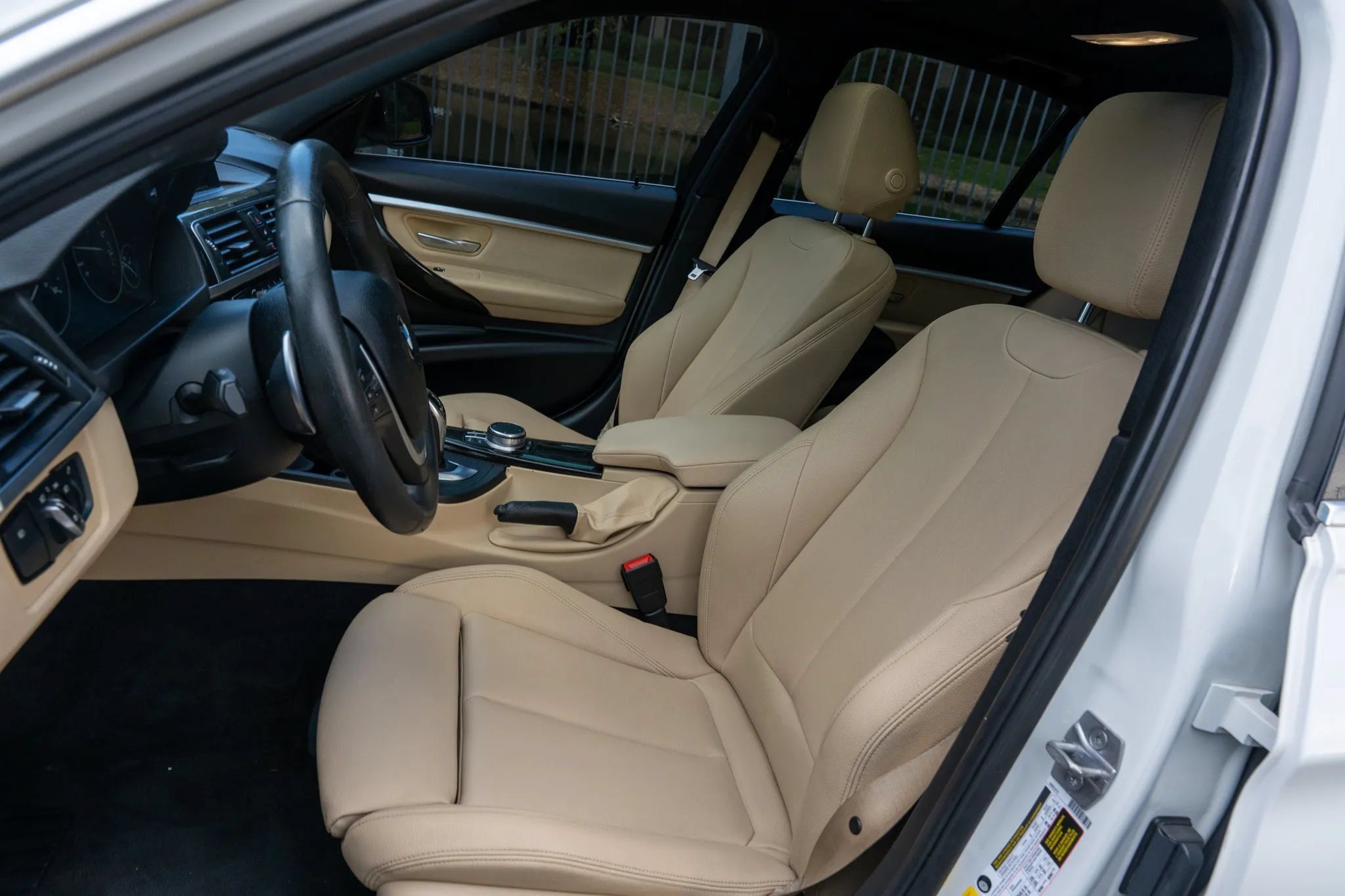 Used 2018 BMW 330i Sedan RWD image 11