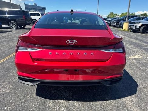 Used 2023 Hyundai Elantra SEL FWD image 4