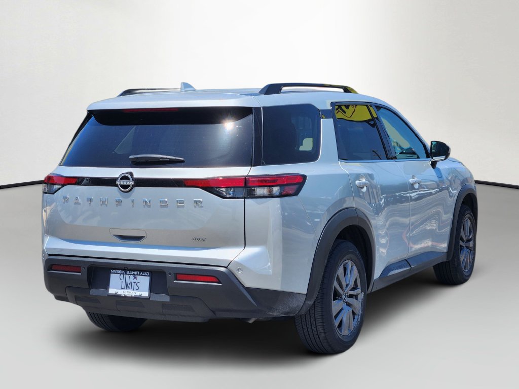 Used 2025 Nissan Pathfinder SV AWD/4WD image 7