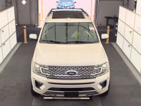 Used 2019 Ford Expedition Platinum AWD/4WD image 2