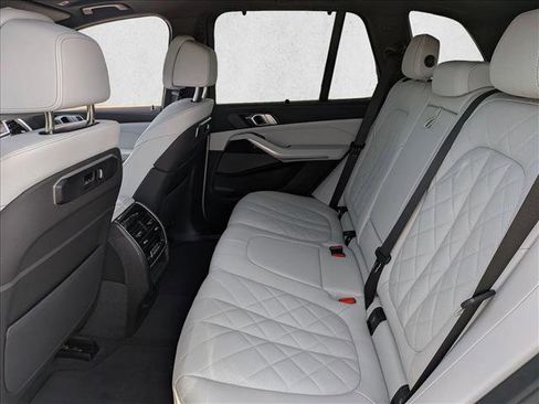Certified 2025 BMW X5 xDrive40i w/ M Sport Package image 16