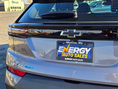 Used 2022 Chevrolet Bolt EUV LT w/ Comfort Package image 13