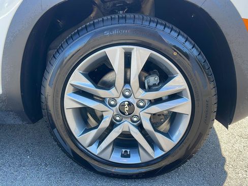 Used 2022 Kia Seltos S FWD image 9