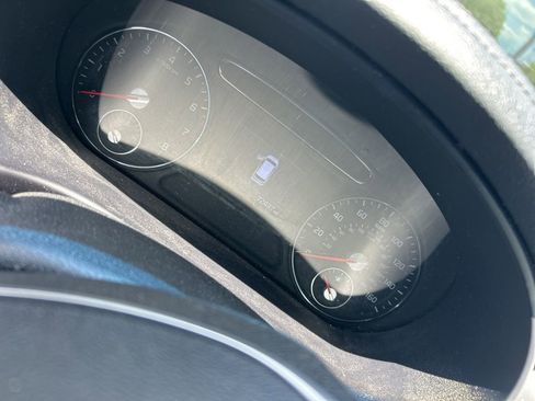 Used 2020 Kia Sorento LX image 2