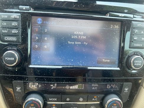 Used 2017 Nissan Rogue SL w/ SL Premium Package FWD image 15
